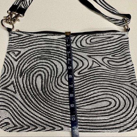 NEW WHITING & DAVIS METAL ZEBRA 🦓 CONVERTIBLE BAG - Picture 2 of 8